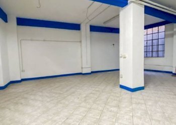 Magazzino - Negozio piazza Manfredi Azzarita, Bologna (zona Centro Storico) - foto 32