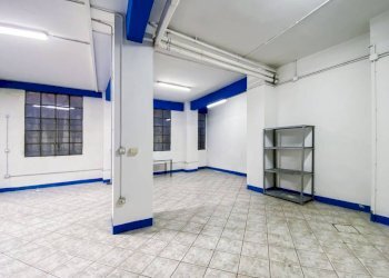 Magazzino - Negozio piazza Manfredi Azzarita, Bologna (zona Centro Storico) - foto 41