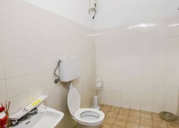 Bagno - Negozio piazza Manfredi Azzarita, Bologna (zona Centro Storico) - foto 50