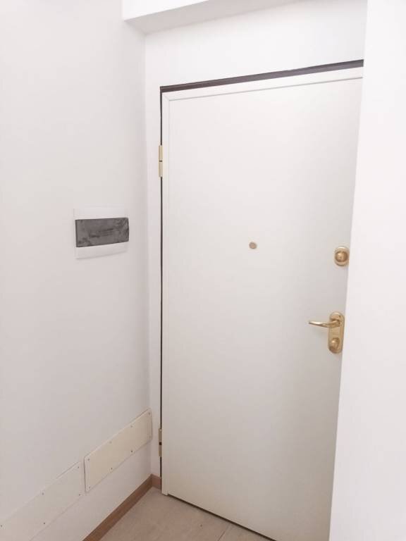 Ingresso - Quadrilocale via Massimo d'Azeglio, Bologna (zona Costa Saragozza) - foto 2