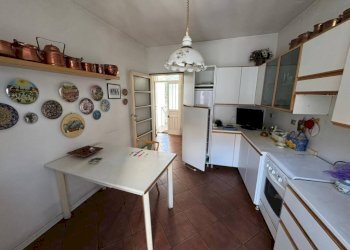 Cucina - Stabile - Palazzo via Giuseppe Mazzini, 11, Taino - foto 19