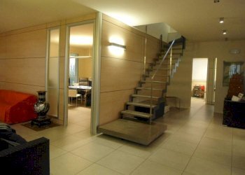 SCALA CHE CONDUCE MANSARD - Negozio via Sammarina, Castel Maggiore - foto 9