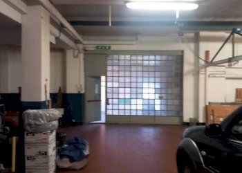 Interno non residenziale - Magazzino viale Ponte dell'Ammiraglio, Genova (zona Quarto) - foto 6