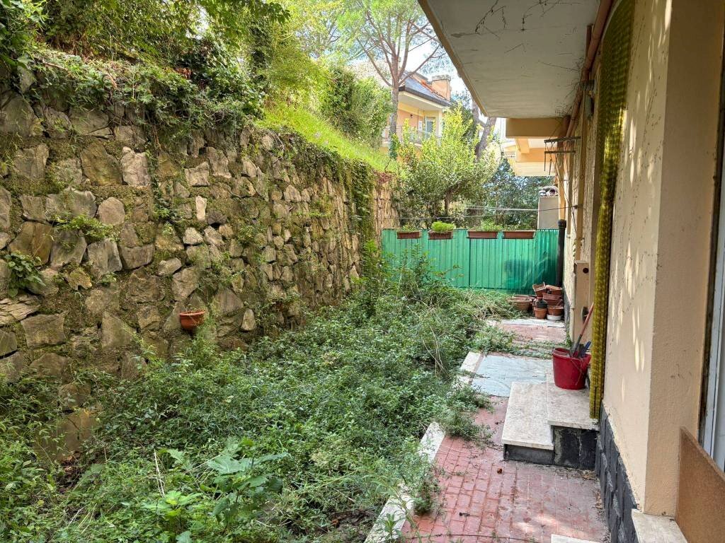Giardino - Bilocale via San Felice, 38A, Genova (zona Molassana) - foto 2