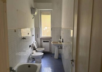 Bagno - Bilocale via San Felice, 38A, Genova (zona Molassana) - foto 9