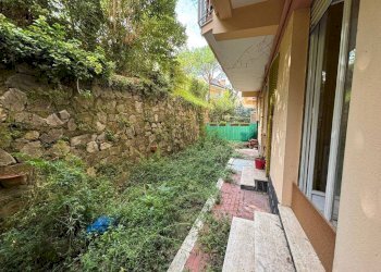 Giardino - Bilocale via San Felice, 38A, Genova (zona Molassana) - foto 11