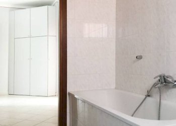 Bagno - Quadrilocale piazza Gianni Rodari, 5, Gassino Torinese - foto 49