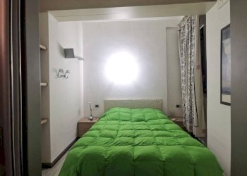 Camera da letto - Bilocale via San Donato, 85, Torino (zona San Donato) - foto 9