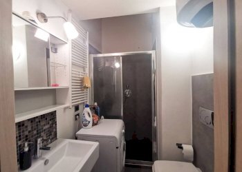 Bagno - Bilocale via San Donato, 85, Torino (zona San Donato) - foto 15