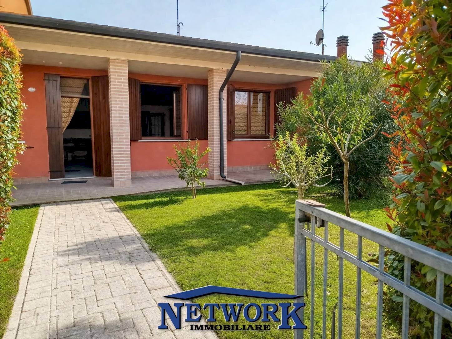 Foto 1 - Villa a Schiera via statale goitese, Goito - foto 1