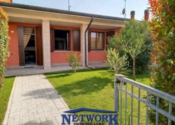 Foto 1 - Villa a Schiera via statale goitese, Goito - foto 1