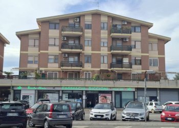 Facciata - Bilocale via del Casale Agostinelli, 133, Roma (zona Morena) - foto 3