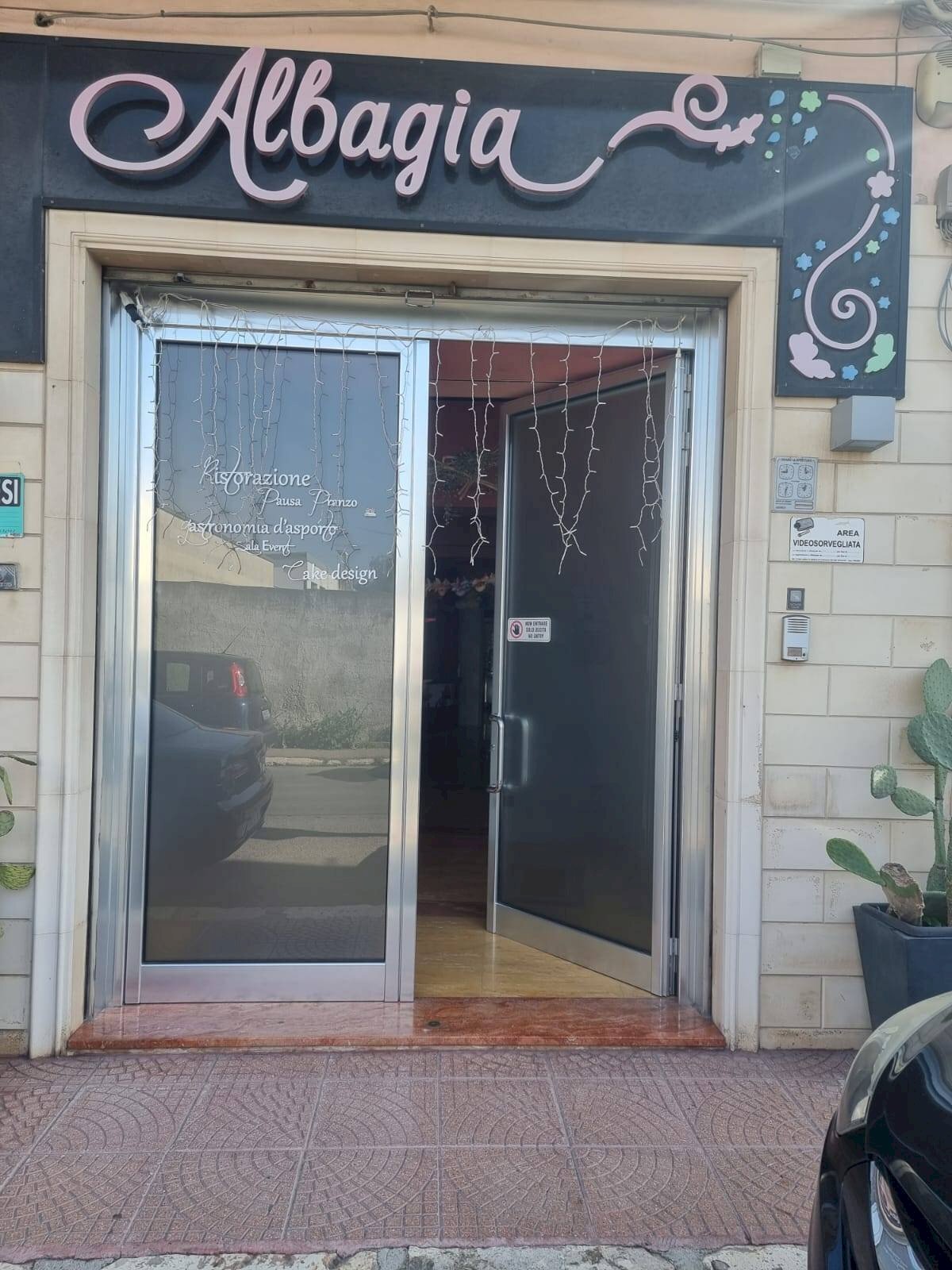 Foto 1 - Commercial Premises Via Pasquale Santilli
 
23, Taranto - photo 1