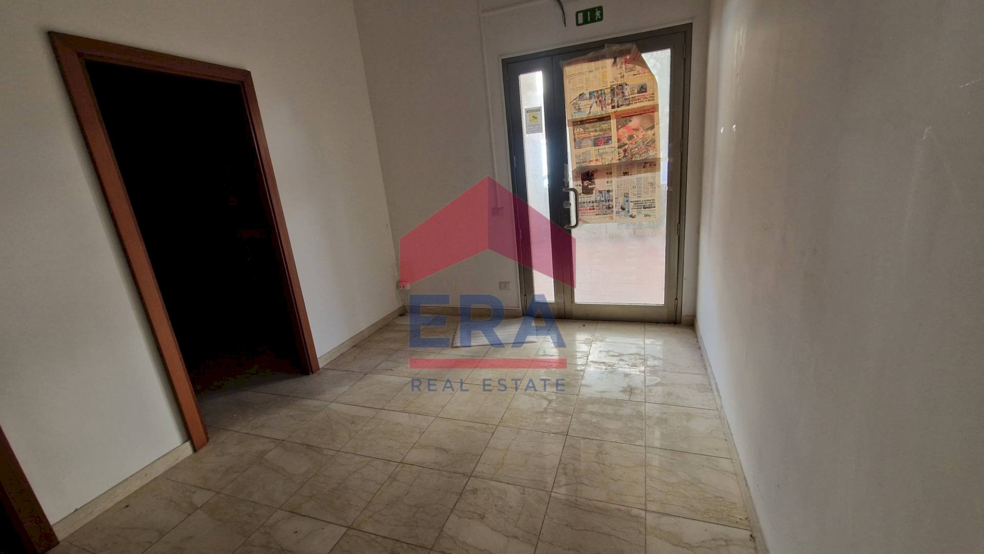 Ingresso - Locale Commerciale Via della Pace, Trapani - foto 1