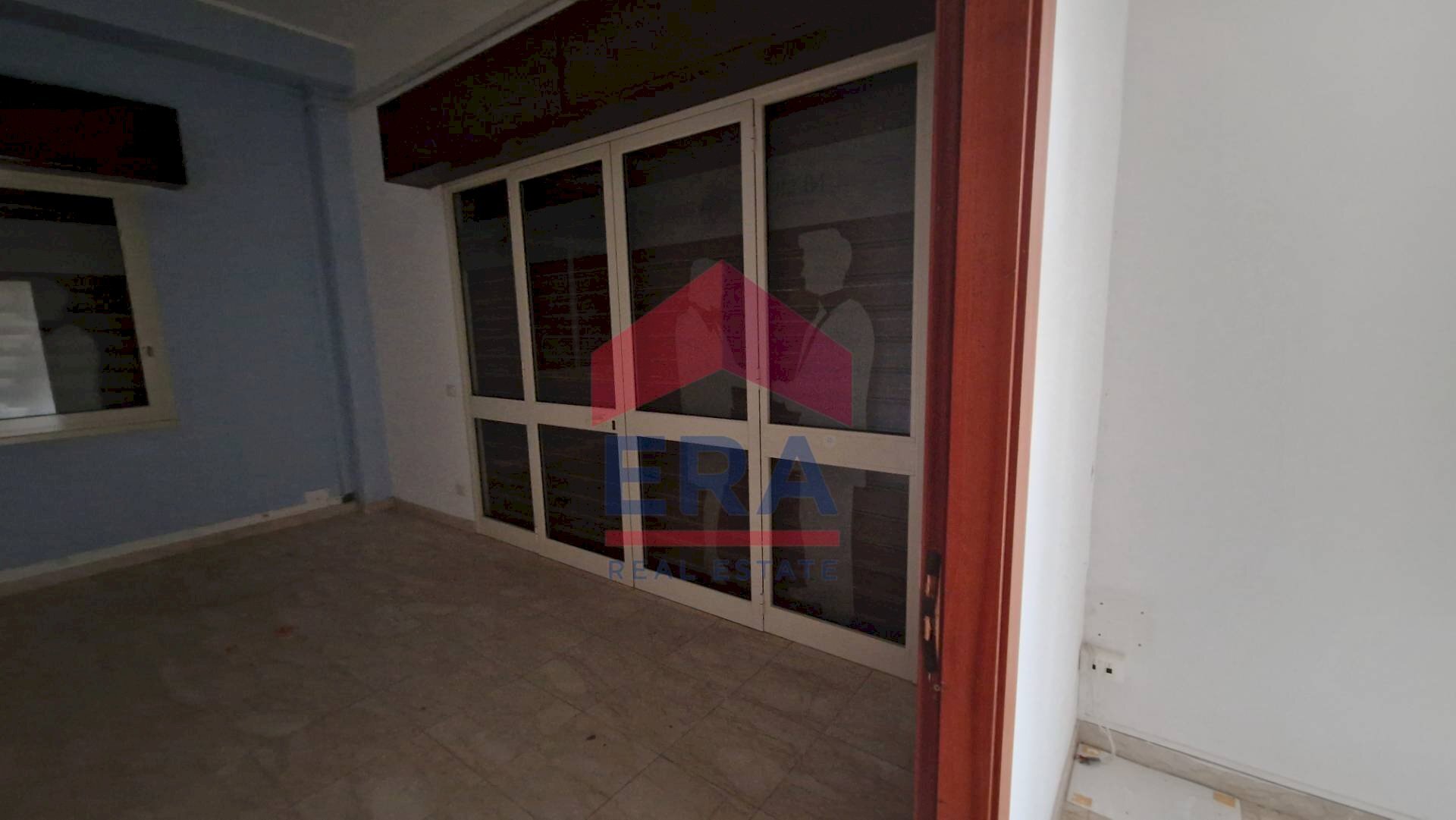 Locale - Locale Commerciale Via della Pace, Trapani - foto 3