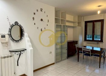 soggiorno - Four-room apartment Brodolini, Tolentino - photo 2