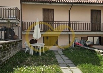 facciata - Villa a Schiera Madonna Sasso Bianco
 
15, Fiastra - foto 2