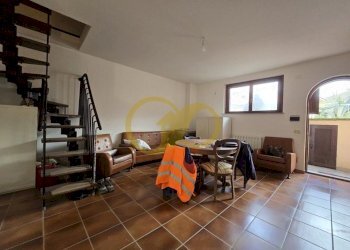 soggiorno - Villa a Schiera Madonna Sasso Bianco
 
15, Fiastra - foto 4