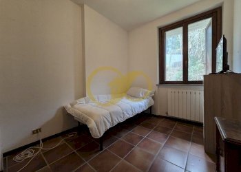 camera da letto - Villa a Schiera Madonna Sasso Bianco
 
15, Fiastra - foto 8