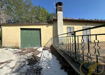 facciata - Independent house COLLINA, Castelraimondo - photo 9