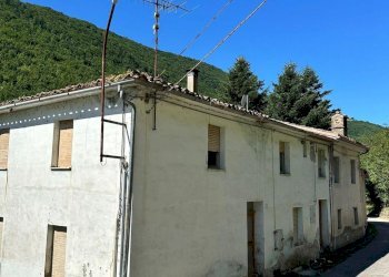 facciata - Casa indipendente Sasso marozzo, Serrapetrona - foto 1