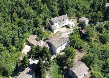 giardino - Casa indipendente Sasso marozzo, Serrapetrona - foto 2