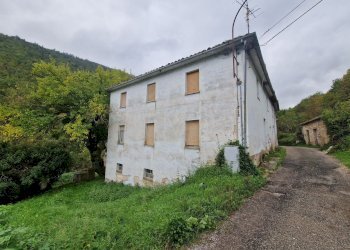 facciata - Casa indipendente Sasso marozzo, Serrapetrona - foto 3