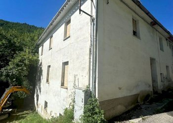 facciata - Casa indipendente Sasso marozzo, Serrapetrona - foto 8