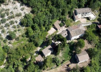 facciata - Casa indipendente Sasso marozzo, Serrapetrona - foto 22