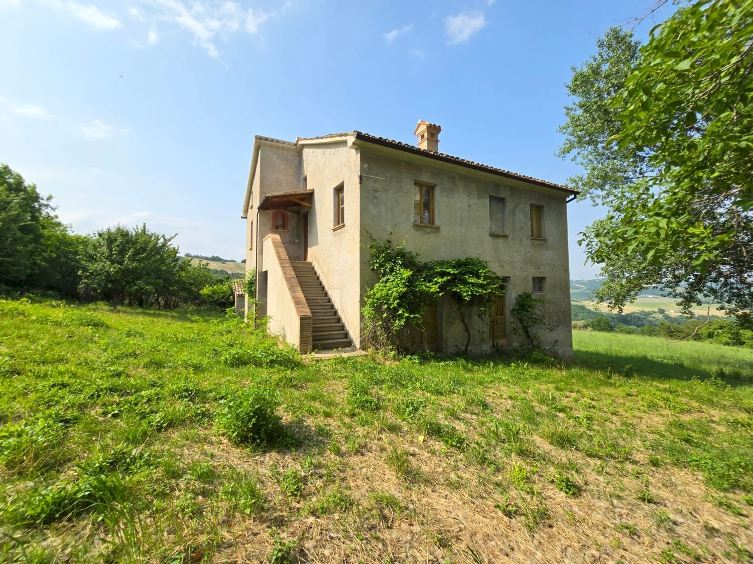 facciata - Casa indipendente Colli
 
118, Serrapetrona - foto 1