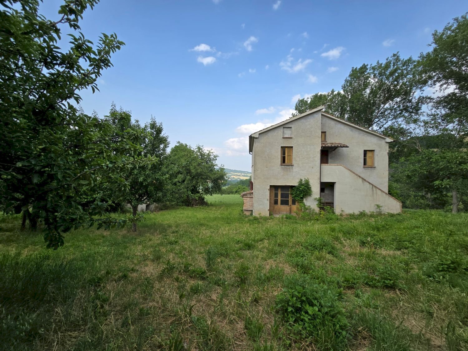 facciata - Casa indipendente Colli
 
118, Serrapetrona - foto 3