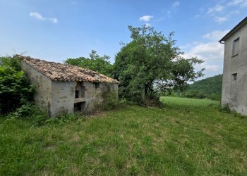 facciata - Casa indipendente Colli
 
118, Serrapetrona - foto 5