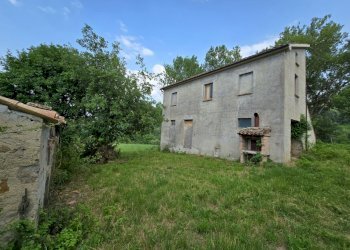facciata - Casa indipendente Colli
 
118, Serrapetrona - foto 6