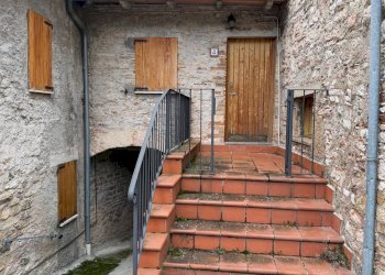 Foto 2 - Casa indipendente Piè di Vescia
 
8, Fiastra - foto 2