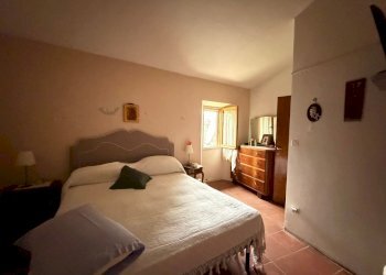 camera da letto - Casa indipendente Piè di Vescia
 
8, Fiastra - foto 8