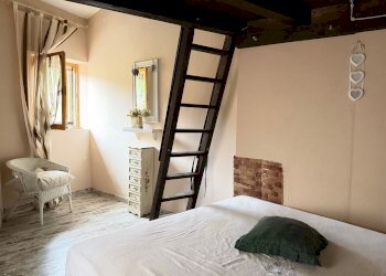 camera da letto - Casa indipendente Piè di Vescia
 
8, Fiastra - foto 9