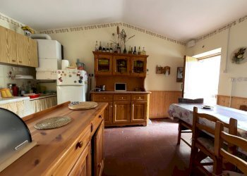 soggiorno - Casa indipendente Piè di Vescia
 
8, Fiastra - foto 11