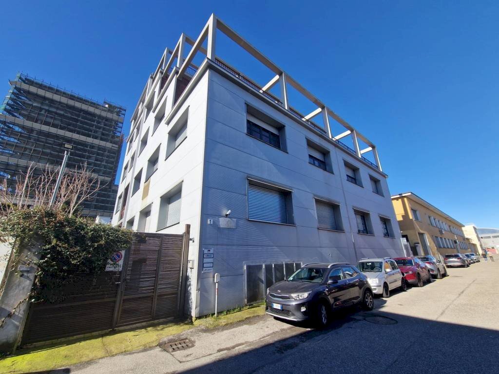 Facciata - Ufficio via Repubblica di San Marino, Milano - foto 1