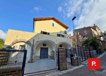 Foto 1 - Trilocale Via Italia
 
102, Riardo - foto 1