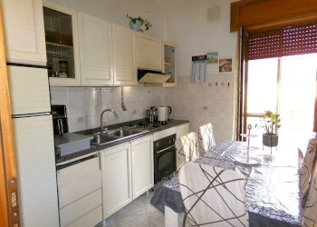 Cucina - Trilocale via Tevere, 1, Aprilia - foto 4