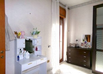 Camera da letto - Trilocale via Tevere, 1, Aprilia - foto 12