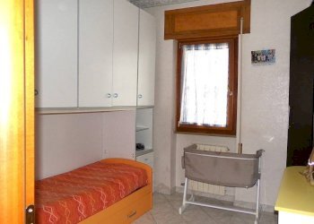 Camera da letto - Trilocale via Tevere, 1, Aprilia - foto 15