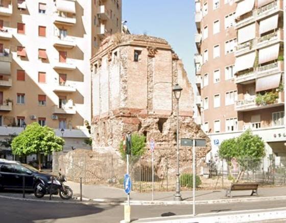 Foto 1 - Terreno non edificabile Via Homs
 
37-39, Roma - foto 1