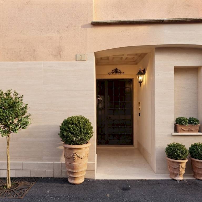 Ingresso - Casa indipendente via Piave, 1, Lozza - foto 3