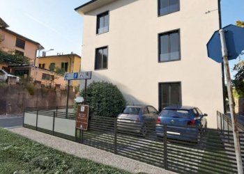 Facciata - Independent house via Piave, 1, Lozza - photo 1