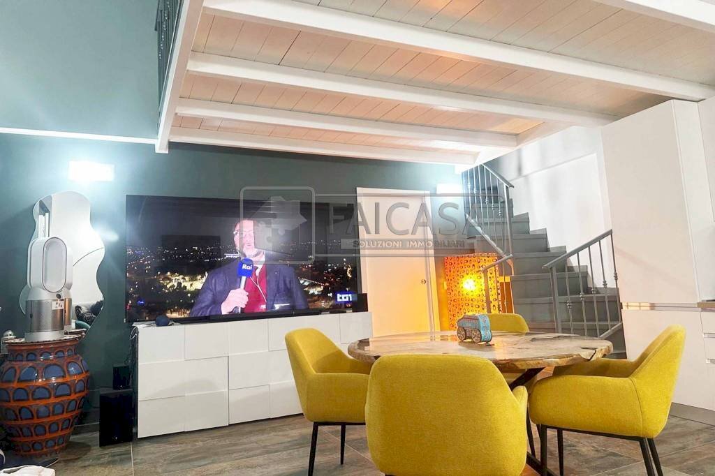 Salone - Bilocale via Brunetta, 18, Torino (zona Cenisia) - foto 2