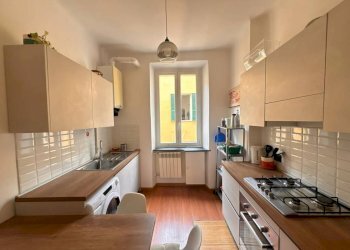 Cucina - Quadrilocale vico del Dragone, 5, Genova (zona Centro Storico) - foto 8