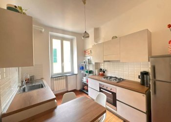 Cucina - Quadrilocale vico del Dragone, 5, Genova (zona Centro Storico) - foto 9