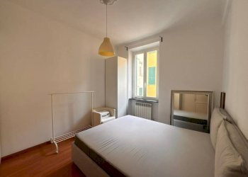 Camera da letto - Quadrilocale vico del Dragone, 5, Genova (zona Centro Storico) - foto 11