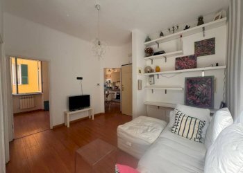 Salone - Quadrilocale vico del Dragone, 5, Genova (zona Centro Storico) - foto 3